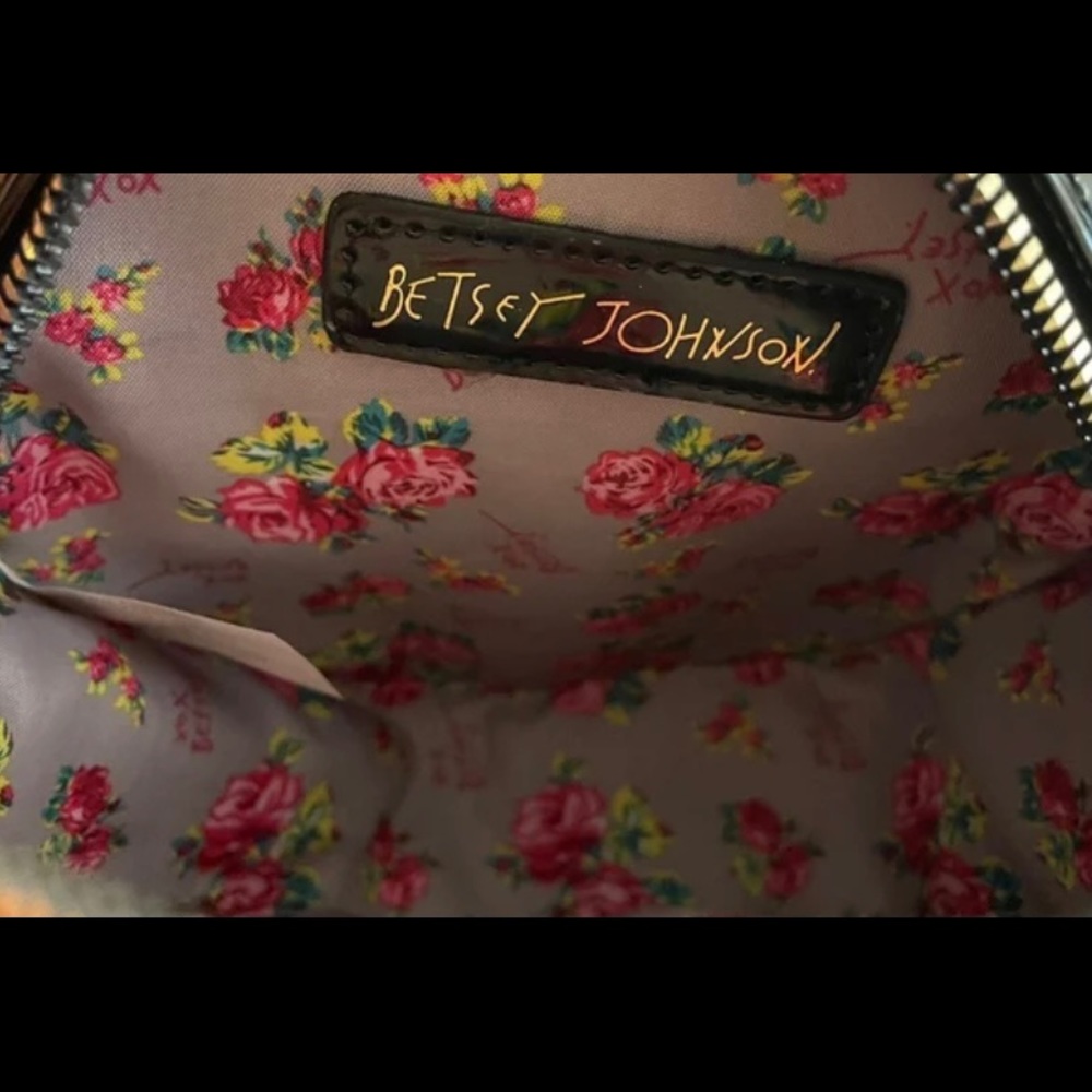Betsey Johnson sugar skull crossbody, NWT - Picture 4 of 5